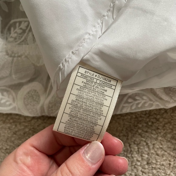 BB Dakota // White Flower Power V-Neck Dress NWOT - Picture 12 of 12